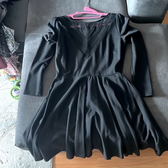 Backless long sleeve skater dress - Picture 1 of 2